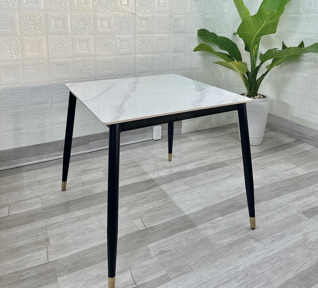 Bàn ăn mặt vuông LISA17