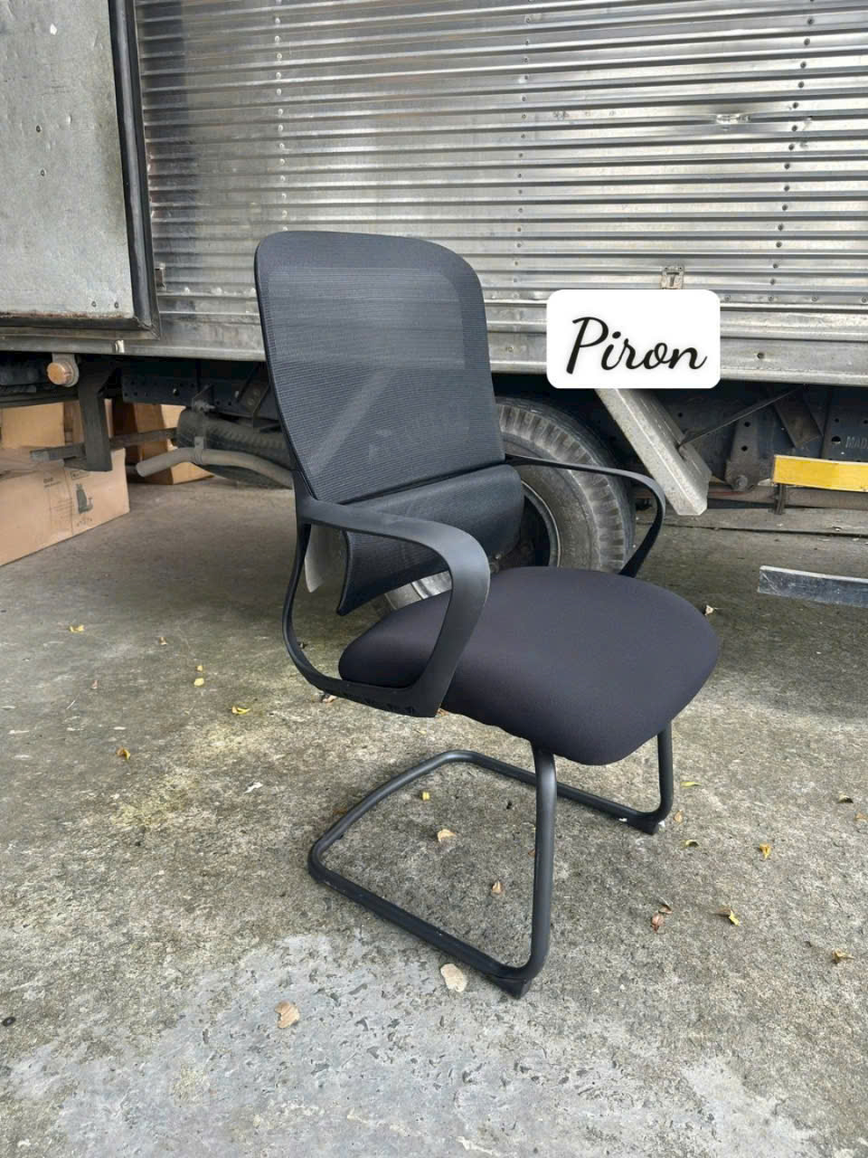 	Ghế chân quỳ Q60