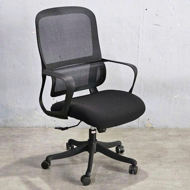 Ghế xoay văn phòng TP96