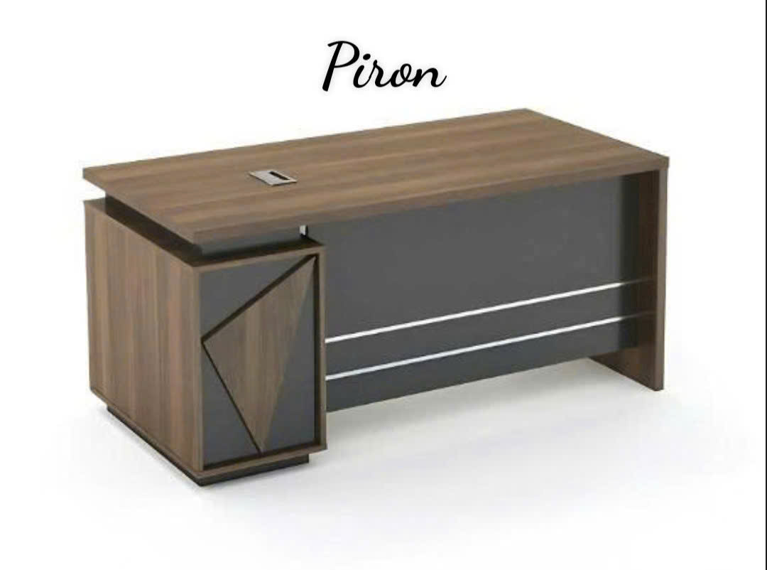 Bàn giám đốc BGD18